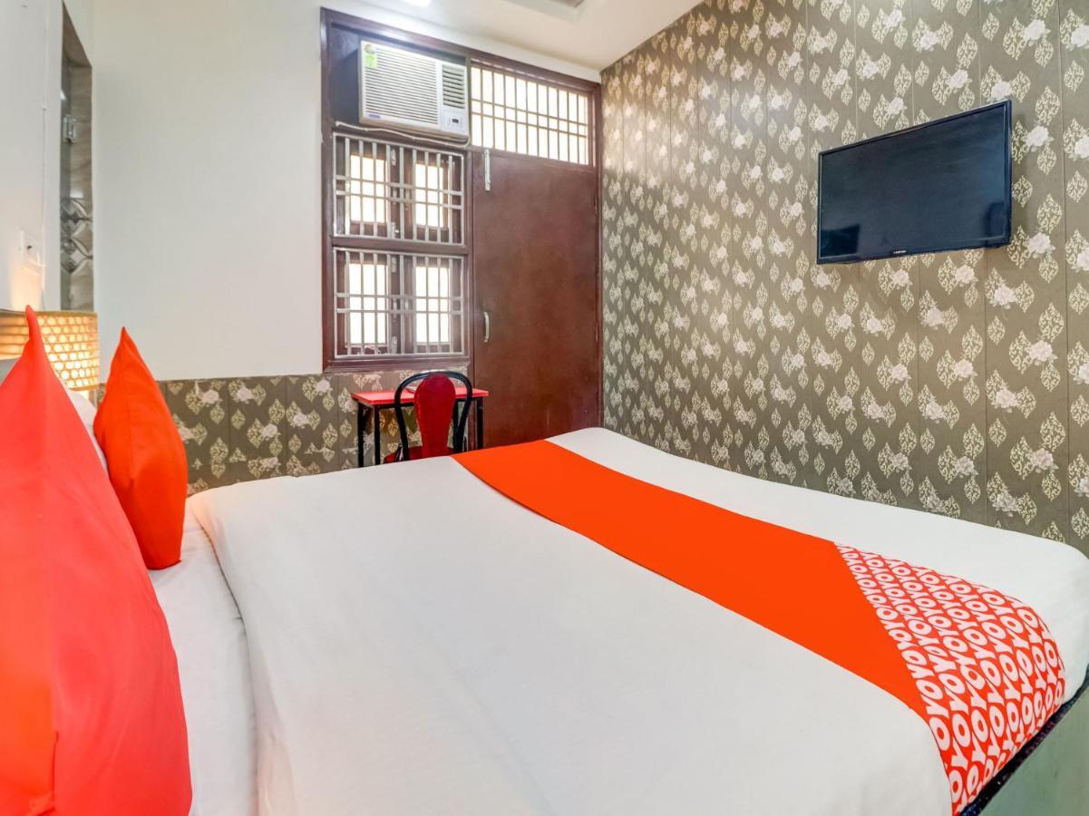 Отель Oyo 74060 Taj Residency Нью-Дели Экстерьер фото