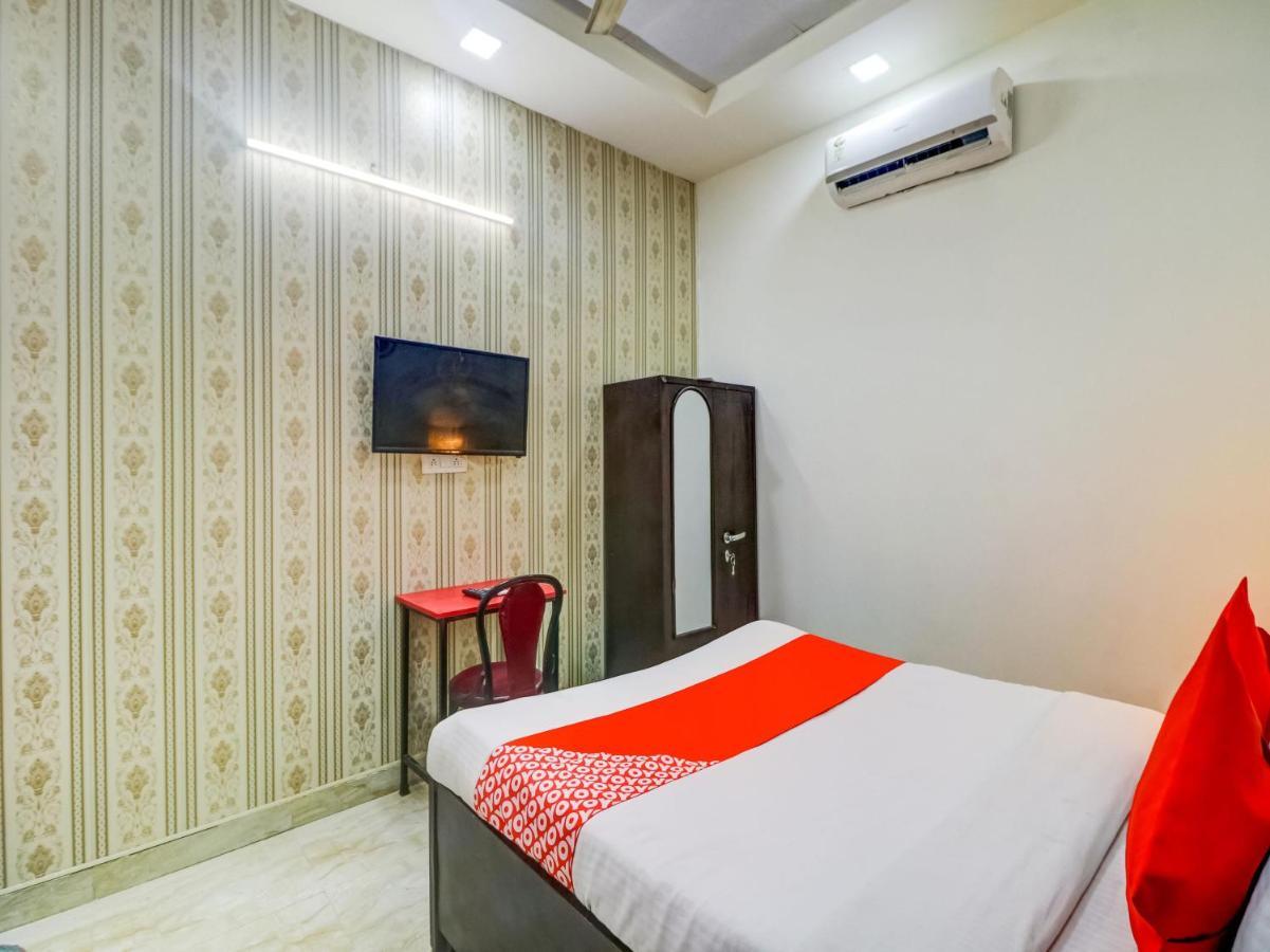 Отель Oyo 74060 Taj Residency Нью-Дели Экстерьер фото